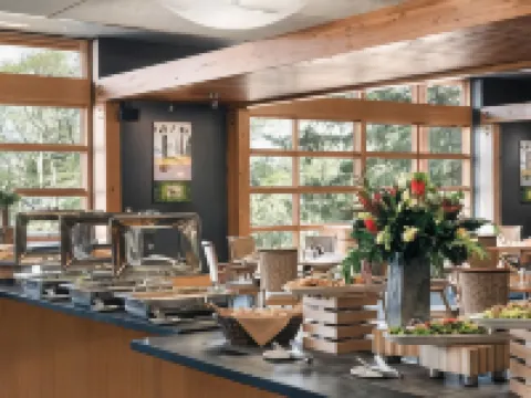 Cedarbrook Lodge Hotels in SeaTac