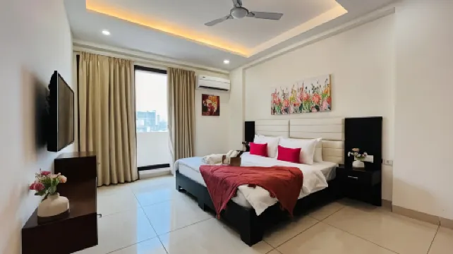 オリーブ サービス アパートメント DLF ガレリア