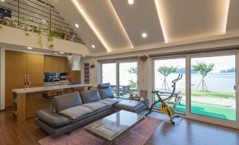 Namhae Boolgeun Noeul Pool Villa