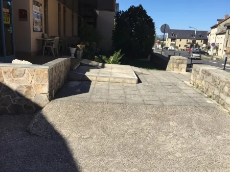 Hôtel Armony Отели в г. Сен Женье Д'ол Э д'Обрак