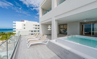 Izla Beach Front Hotel