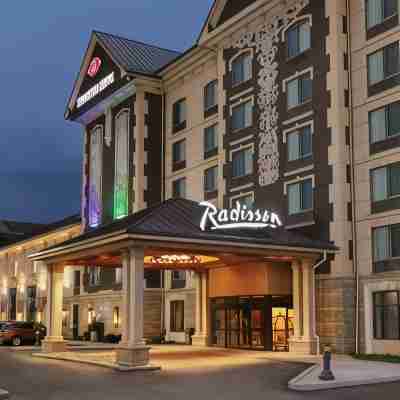 Radisson Toronto Airport West Hotel Exterior
