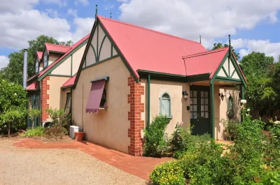 The Dove Cote Hotels near Langmeil Winery - Home of Barossa Valley's Oldest Shiraz Vineyard