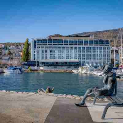Hotel Beaulac Hotel Exterior