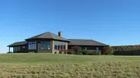 Large  property with 2nd barn/game house and additional beds