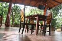 Llt Tourist Inn and Safari Jeep Hotels in Pahala Maragahawewa