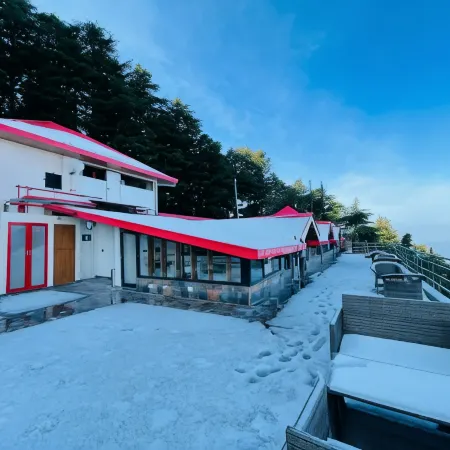 Regenta Place Dalhousie Just 500 Meters Walkable from Mall Road