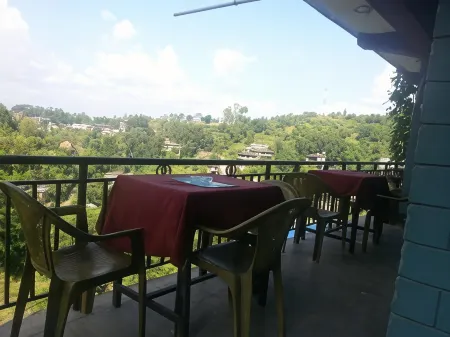 Bandipur Samira Homestay & Mountain View Restaurant