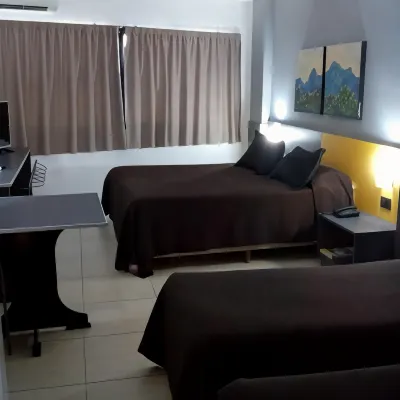 Apart Hotel Alvear فنادق في 