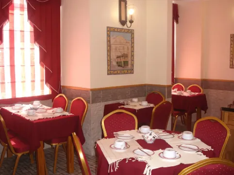 Grande Pensão Residencial Alcobia