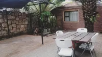 Tsumeb Backpackers & Safari - parking