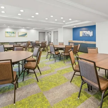 Spark by Hilton Woodbridge