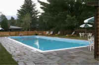 Northern Lights Lodge - Pools