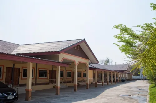A Nice Resort Hoteles en Buri Ram