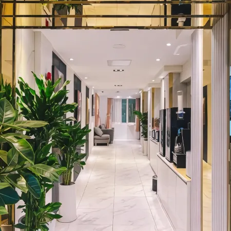 Hotel C-Line