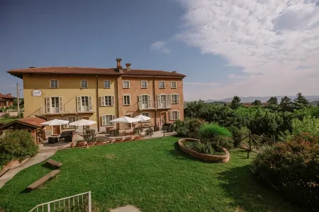 La Casa di Alice Отели в г. Монтекьяро-д’Асти