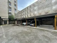 Ibis Hotel (Deqing Geographic Information Town) - parking