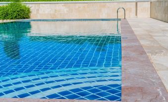 Holiday Inn Express & Suites Cabot
