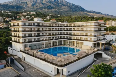 Hotel BH Hotels near Underwater Tunnel In The Rocks