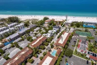Beach Access and Heated Pools - Beautiful Coastal Oasis Hotels in Bradenton Beach