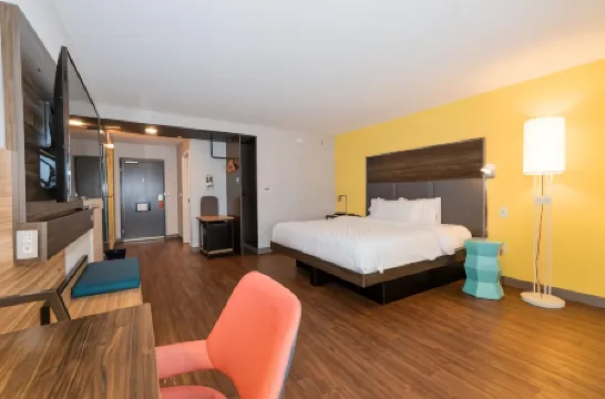 Tru by Hilton Florida City