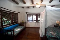 Blue Bay Village Hotel di Uyombo