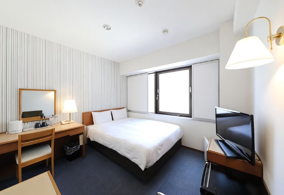 Smile Hotel Nihonbashi Mitsukoshimae Over view