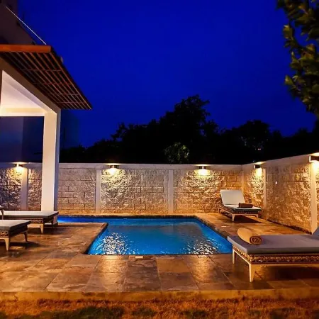 Beautiful 5-Room Villa w/Private Pool in Puerto Morelos — 5 min from the beach!