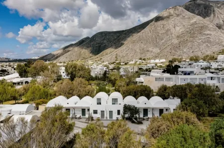 Exi Sea Side Suites Отели рядом с достопримечательностью «Древняя Тира»