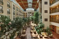 Woolley's Classic Suites Denver Airport