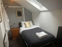 The London Inn Hotel di Colesbourne