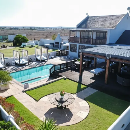Rox and Sea Country Lodge