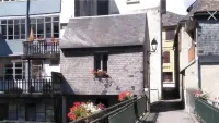The "Cabaneste" in the center of Arreau