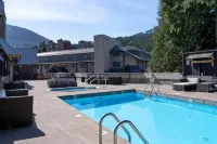 Adara Hotel - Pools
