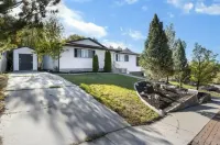 Beautiful View on Balcony Family Retreat Hotels near Thanksgiving Point