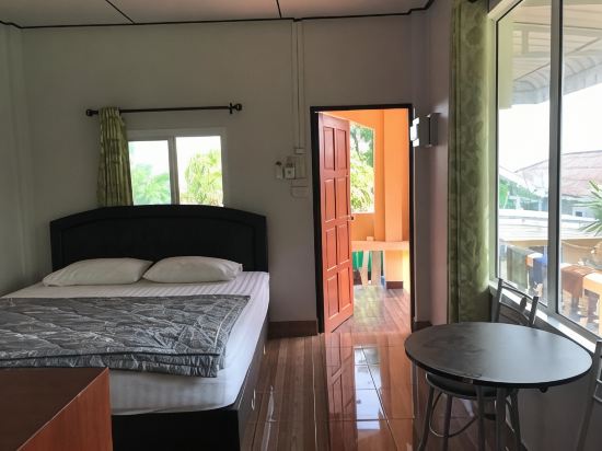 สีชัง รับตะวันรีสอร์ท Rubtawan sichangresort