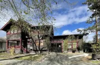 Welcome to Ravennity! Very close to Light Rail, UW, Greenlake Hotels in 