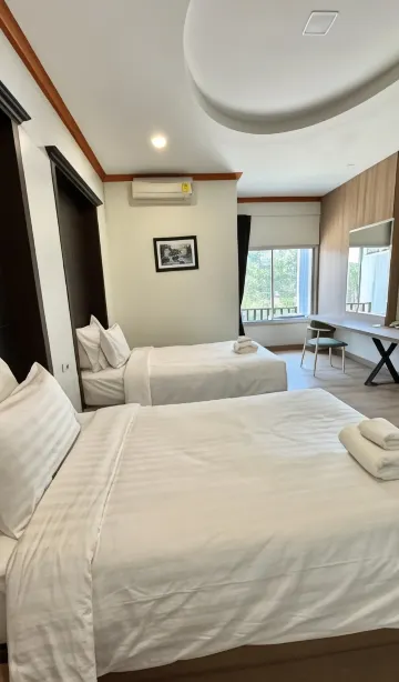 ห้องดีลักซ์เตียงใหญ่หรือเตียงแฝด