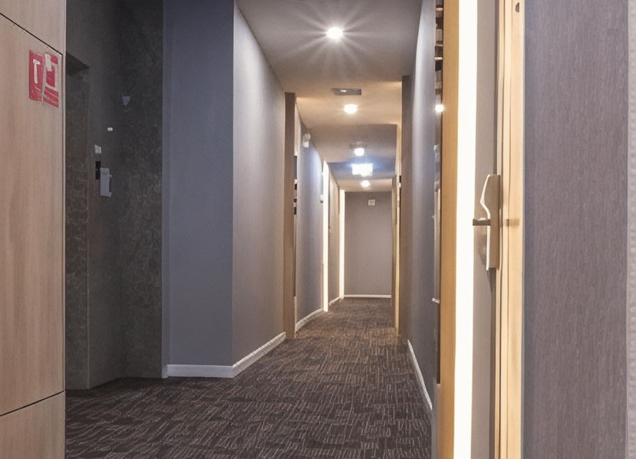 릴라 오키드 호텔 로비와 무료 간식 공간