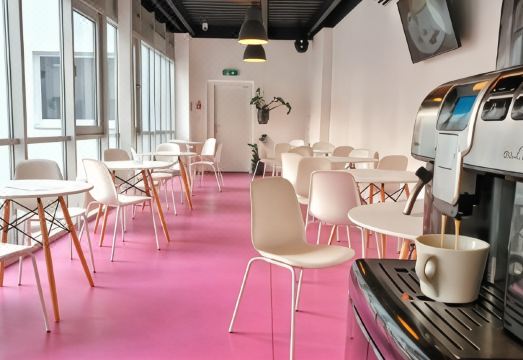 아파트먼트 침실 이미지