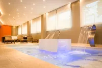 Howard Johnson by Wyndham Neuquen - Pools