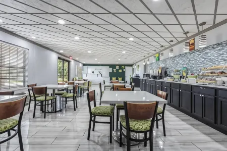 Quality Inn Forrest City I-40 Отели рядом с достопримечательностью «Форрест-Сити Рекреэйшен»