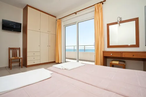 Phaedra Hotel - parking