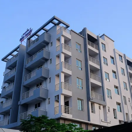 Hotel Girija Sunrise 300 Meter from Baba Dham Temple