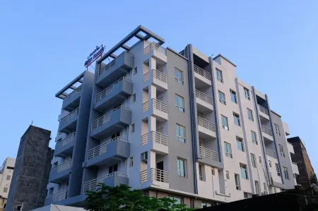 Hotel Girija Sunrise 300 Meter from Baba Dham Temple