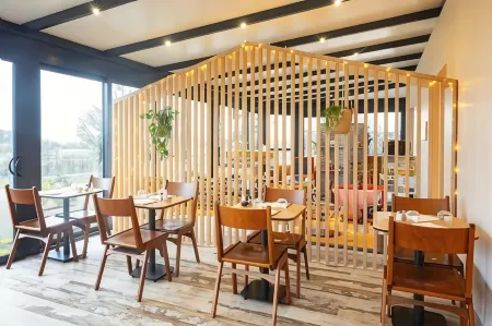 greet Hotel Nancy Sud Отели в г. Удемон