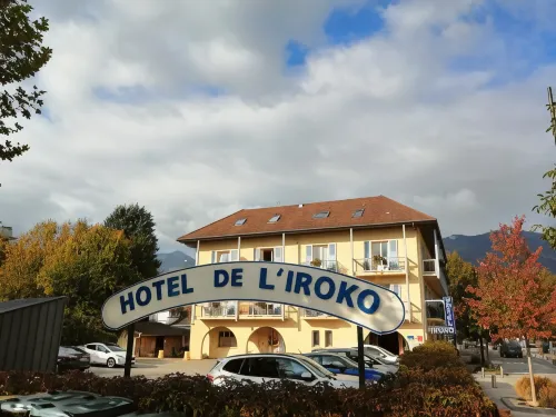 The Originals City Hôtel lIroko Aix-Les-Bains Grand Port - parcheggio