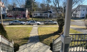 2Br Private Victorian Apartment in City Location on Half Acre Sleeps 5