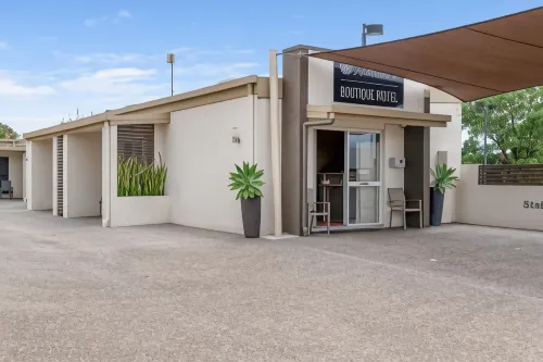 53 on Victoria Hotels in Warwick