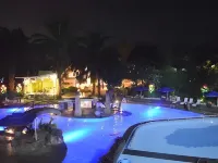 Klub Bunga Theme Park Hotel - مسبح